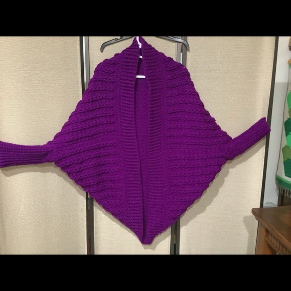 Crocheted cocoon sweater.                     100% acrylic, 100% handmade - Picture 4 of 16